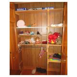 CLOSET OF TOYS / BDRM1