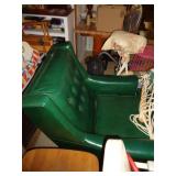 GREEN CHAIR / BM