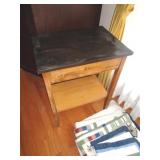 SIDE TABLE / LR