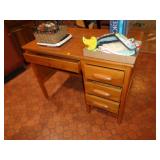 DESK 30"T X 26"W X 41" L / K