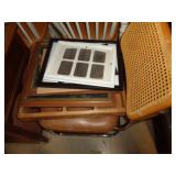 CHAIR & PIC FRAMES / BM