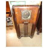 ZENITH RADIO 42" T / BM