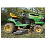 JOHN DEERE TRACTOR / RUNS / NEEDS DECK REPAIR /S2
