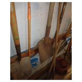 LONG HANDLE TOOLS SHOVELS & ETC / S1