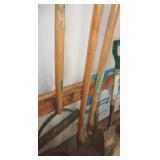 LONG HANDLE TOOLS SHOVELS & ETC / S1