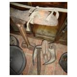 CAST IRON SHOE LASTS / BM