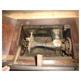 SINGER TREDLE SEWING MACHINE & CABINET / S2