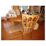 DINING TABLE & 4 CHAIRS & LEAF / DR
