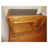 SERVING TABLE / DR