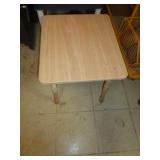SIDE TABLE / BM