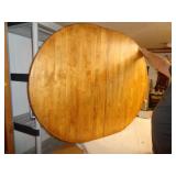 OVAL TABLE WHITE LEGS / BM