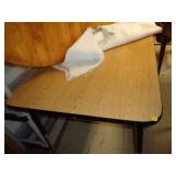 METAL TABLE / BM