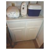 CABINET W BACKSPLASH / BM