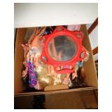LOT OF BARBIES / BM