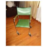 CHAIR W WHEELS / BDRM2