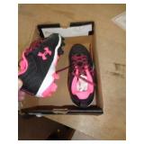 UNDER ARMOR CLEATS SZ 1 YOUTH
