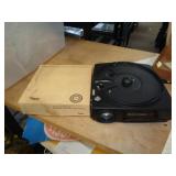 SLIDE PROJECTOR W CAROUSEL