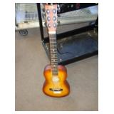 FIRST ACT GUITAR / SMALL