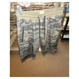 GYM SHARK SHORTS SZ MED / RK