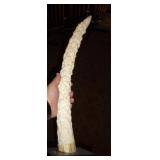 REPRODUCTION MONKEY FIGURE HORN / PLASTIC / BM