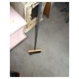 FIREPLACE BROOM / LR