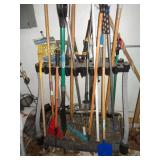 GARDEN TOOLS & RACK / G