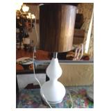 WHITE GLASS LAMP / LR