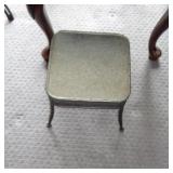 METAL STOOL / LR