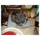 BATTERY CHARGER & TOOLS / G