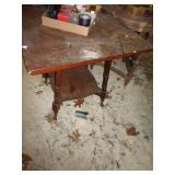 CLAW FOOT TABLE 29" T / G