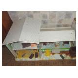 TIN DOLL HOUSE W FURNITURE / BM