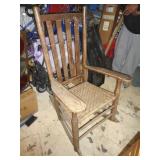 ANTIQUE ROCKING CHAIR / G