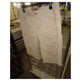 WOMANS SHORTS SZ 16 / RK