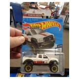 HOT WHEELS - 2010 TOYOTA TUNDRA 2017 MIB