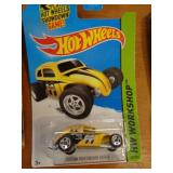 HOT WHEELS VW BEETLE 2013 MIB