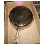 GRISWOLD CAST IRON SKILLET