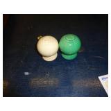 VINTAGE S& P SHAKERS NO CORKS