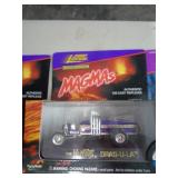 JOHNNY LIGHTNING - MIB -DRAG-U-LA 1/43 1997