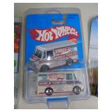 HOT WHEELS -MIB MOBILE TUNE UP 2015