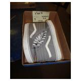 VANS MENS SZ 7 WOMENS SZ 8,5