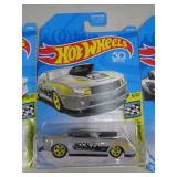 HOT WHEELS - MIB - 2010 CAMARO 2017