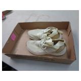REEBOK WOMENS SZ 6.5