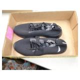 NAUTICA WOMENS SZ 9