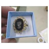 COSTUME RING - ADJ BLACK CAMEO