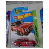 HOT WHEELS -MIB 71 DATSUN 2013