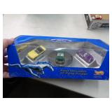 HOT WHEELS FORD MUSTANGS MIB 1996