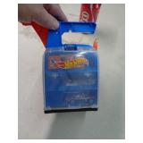 HOT WHEELS CARRIER W 6 CARS