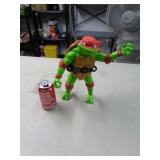 NINJA TURTLE FIGURE