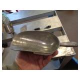 24 OZ ALUMINUM SCOOP