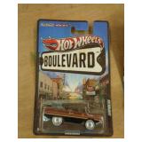 HOT WHEELS MIB - AMPHICAR 2011